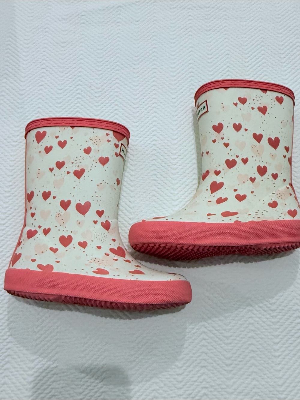 Hunter Kids Rain Boots, Ivory with Pink Hearts, Size 9 - Picture 6 of 12